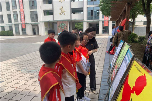 播撒禁毒种子-3.jpg