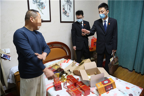 被对执行人邹某二进行搜查.JPG