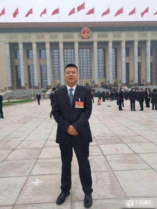 王巍代表参加全国“两会”（图片来自网络）.jpg