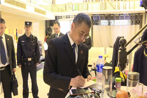 集中执行2_副本.jpg